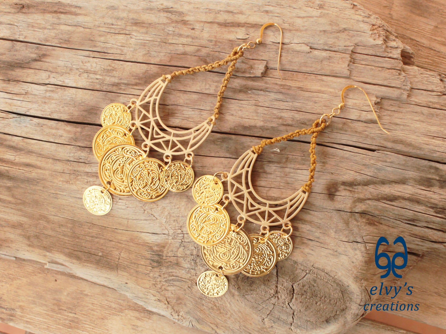 Gold Macrame Earrings with Sodalite Gemstones Gypsy Earrings with Coins Boho Dangle with Coins, Μακραμέ Σκουλαρίκια με Χρυσά Φλουριά και Κρυστάλλους Σοδαλίτη