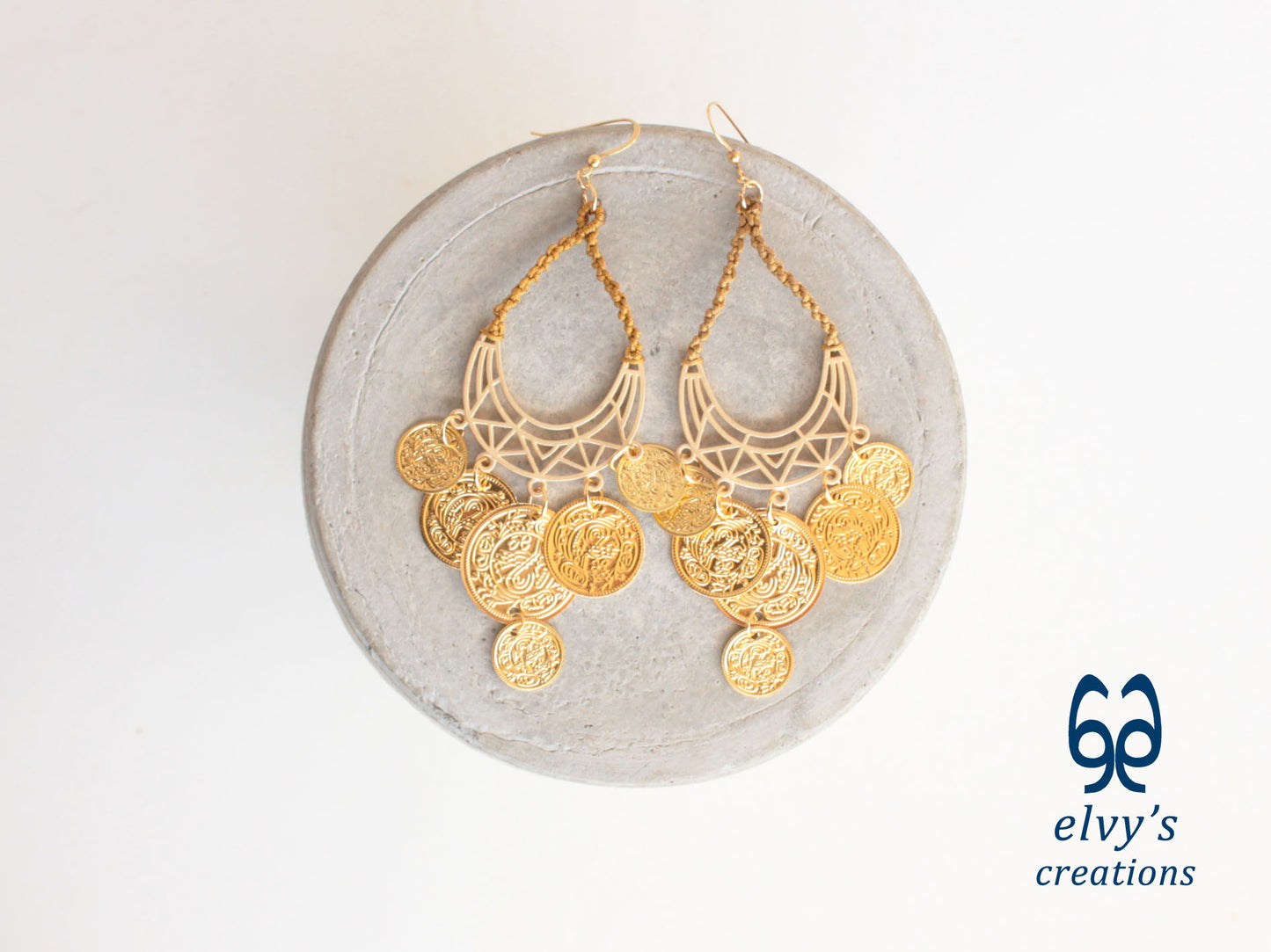 Gold Macrame Earrings with Sodalite Gemstones Gypsy Earrings with Coins Boho Dangle with Coins, Μακραμέ Σκουλαρίκια με Χρυσά Φλουριά και Κρυστάλλους Σοδαλίτη