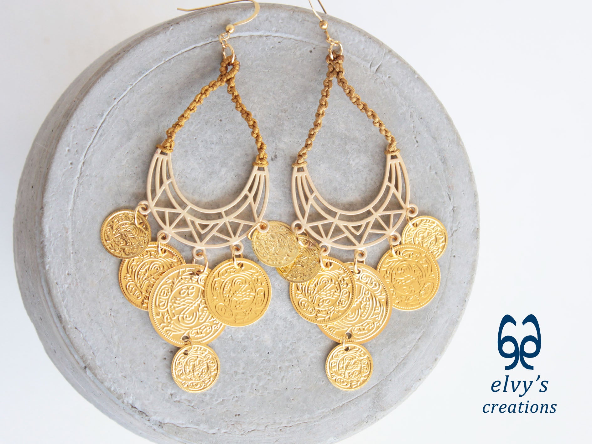 Gold Macrame Earrings with Sodalite Gemstones Gypsy Earrings with Coins Boho Dangle with Coins, Μακραμέ Σκουλαρίκια με Χρυσά Φλουριά και Κρυστάλλους Σοδαλίτη